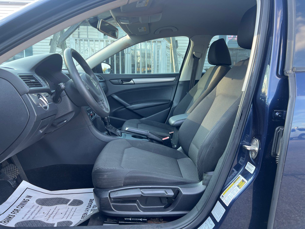 2015 Volkswagen Passat Image 10