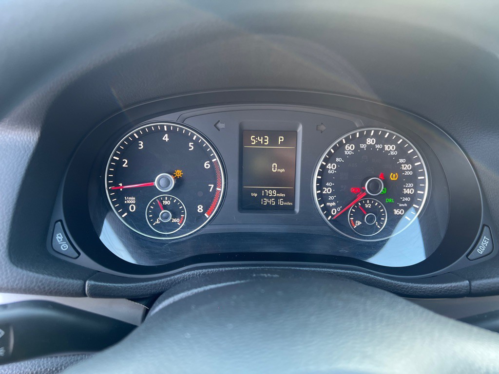 2015 Volkswagen Passat Image 11