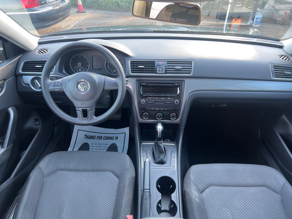 2015 Volkswagen Passat Image 17