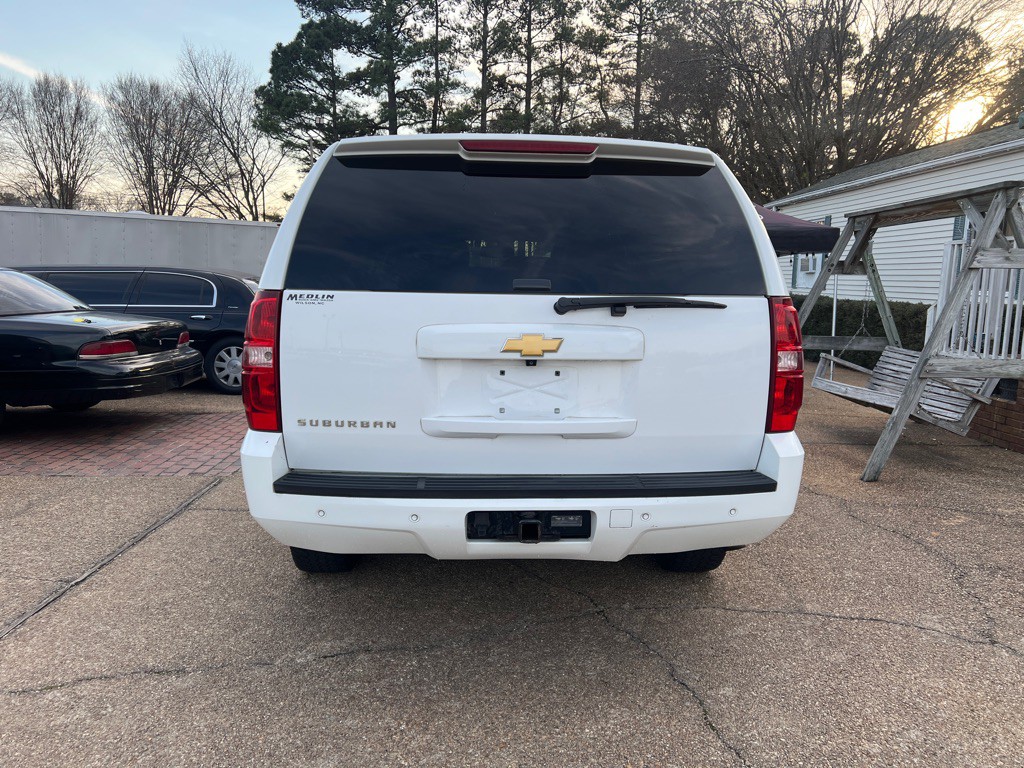 2014 Chevrolet Suburban Image 6
