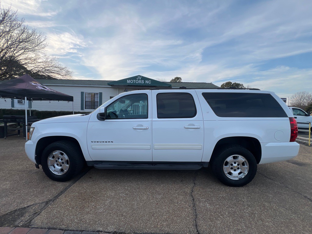 2014 Chevrolet Suburban Image 8