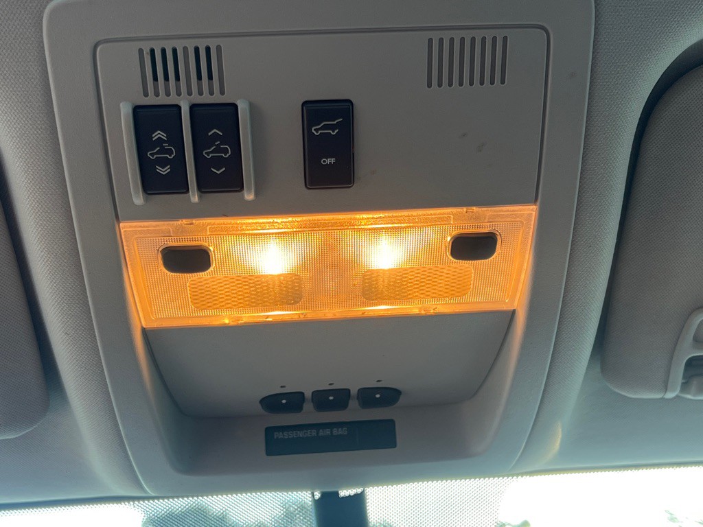 2014 Chevrolet Suburban Image 14