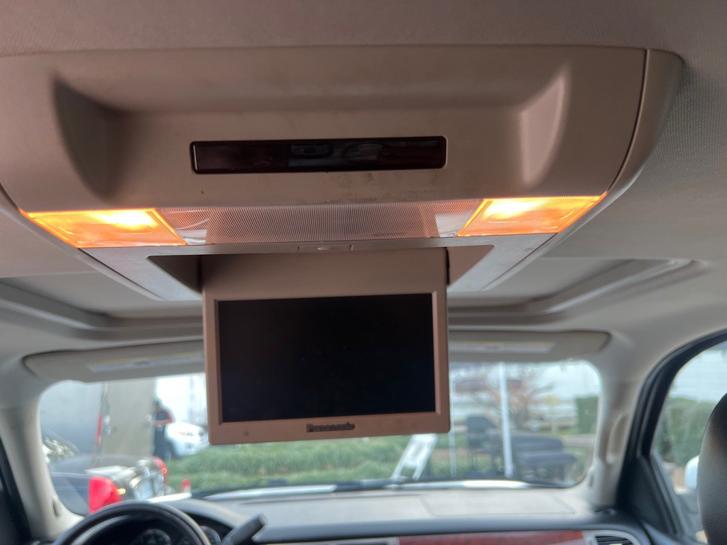 2014 Chevrolet Suburban Image 18