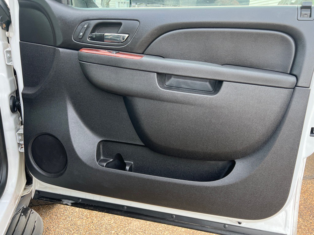 2014 Chevrolet Suburban Image 23