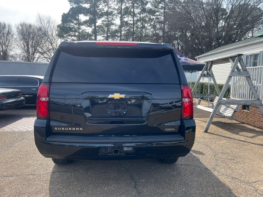2018 Chevrolet Suburban Image 6
