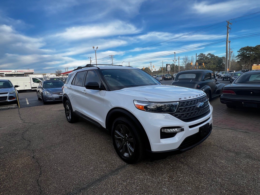 2021 Ford Explorer Image 3