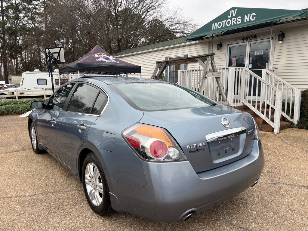 2010 Nissan Altima Image 7