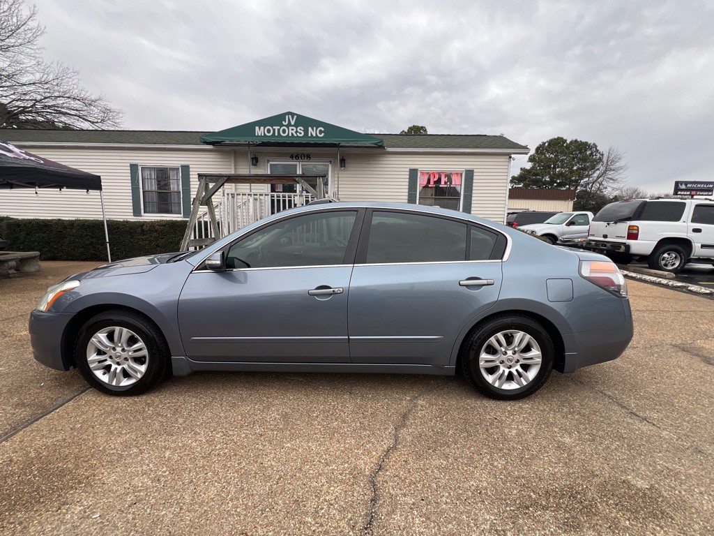 2010 Nissan Altima Image 8