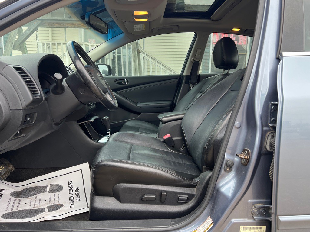 2010 Nissan Altima Image 10