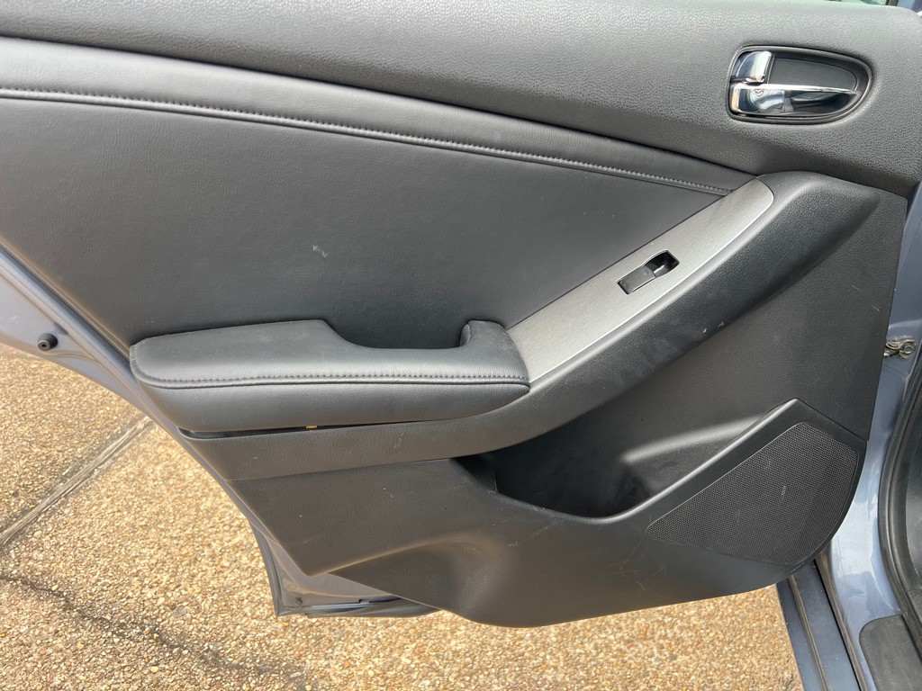 2010 Nissan Altima Image 15