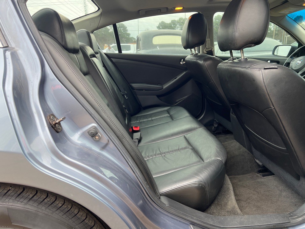 2010 Nissan Altima Image 18