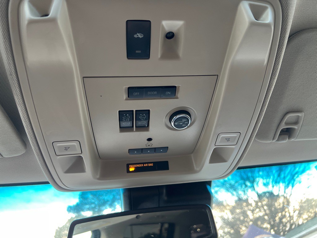 2015 GMC Yukon Image 17