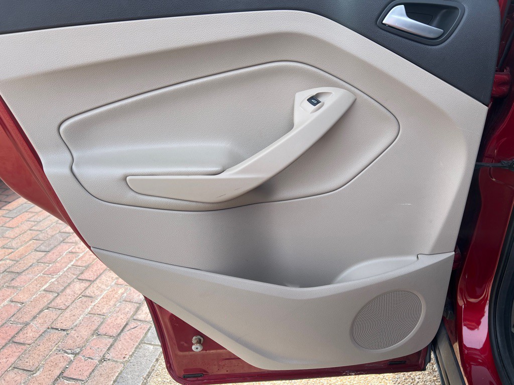 2015 Ford Escape Image 19