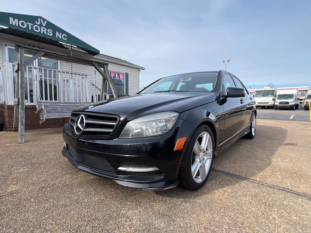 2011 Mercedes-Benz C-Class Image 1