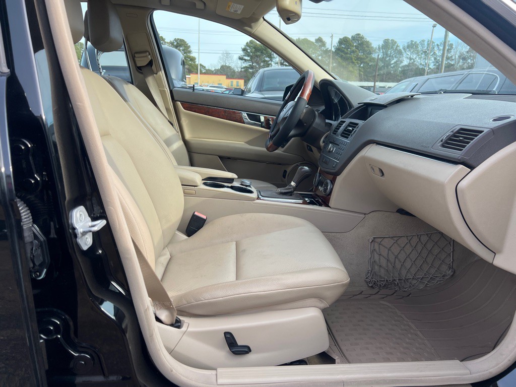 2011 Mercedes-Benz C-Class Image 25