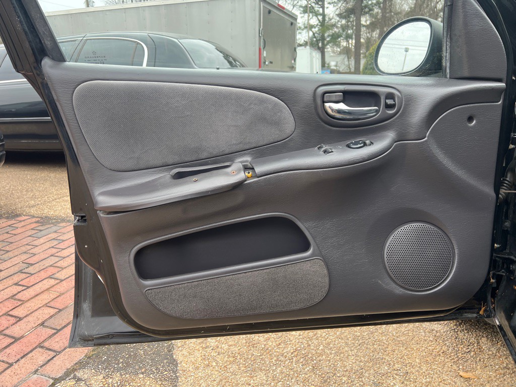 2000 Plymouth Neon Image 9