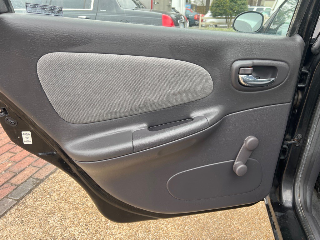 2000 Plymouth Neon Image 13