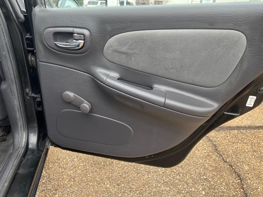 2000 Plymouth Neon Image 16