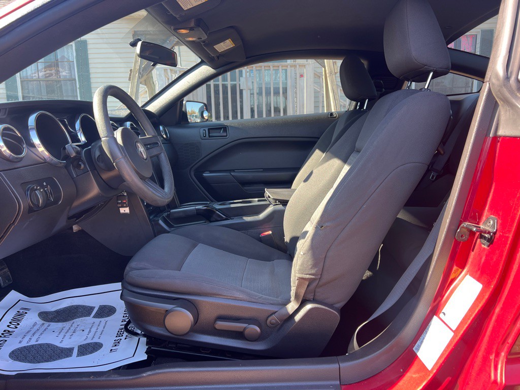 2007 Ford Mustang Image 10