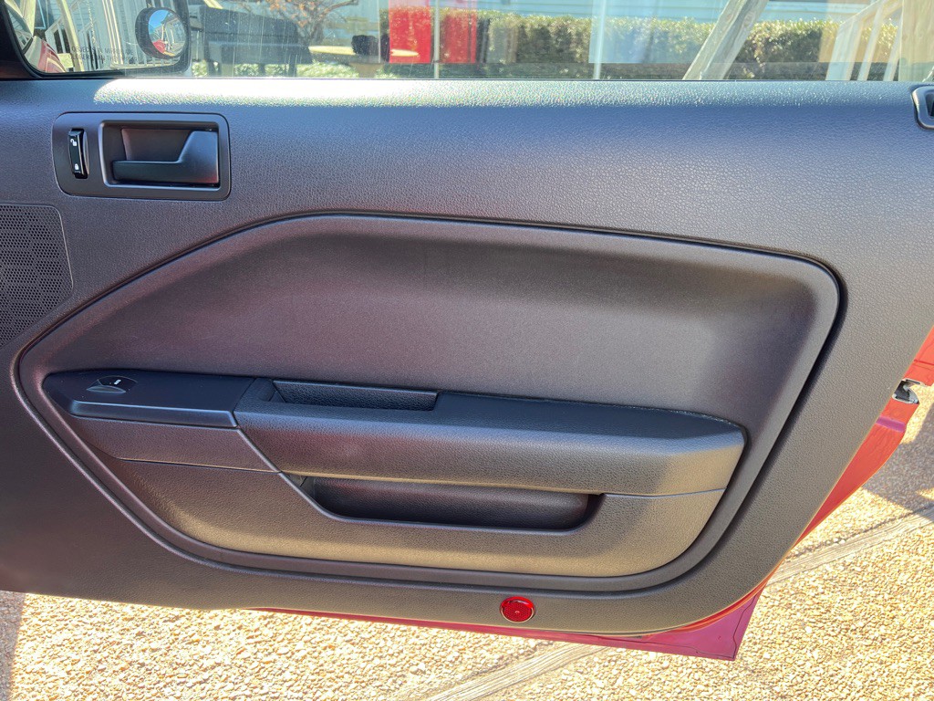 2007 Ford Mustang Image 16