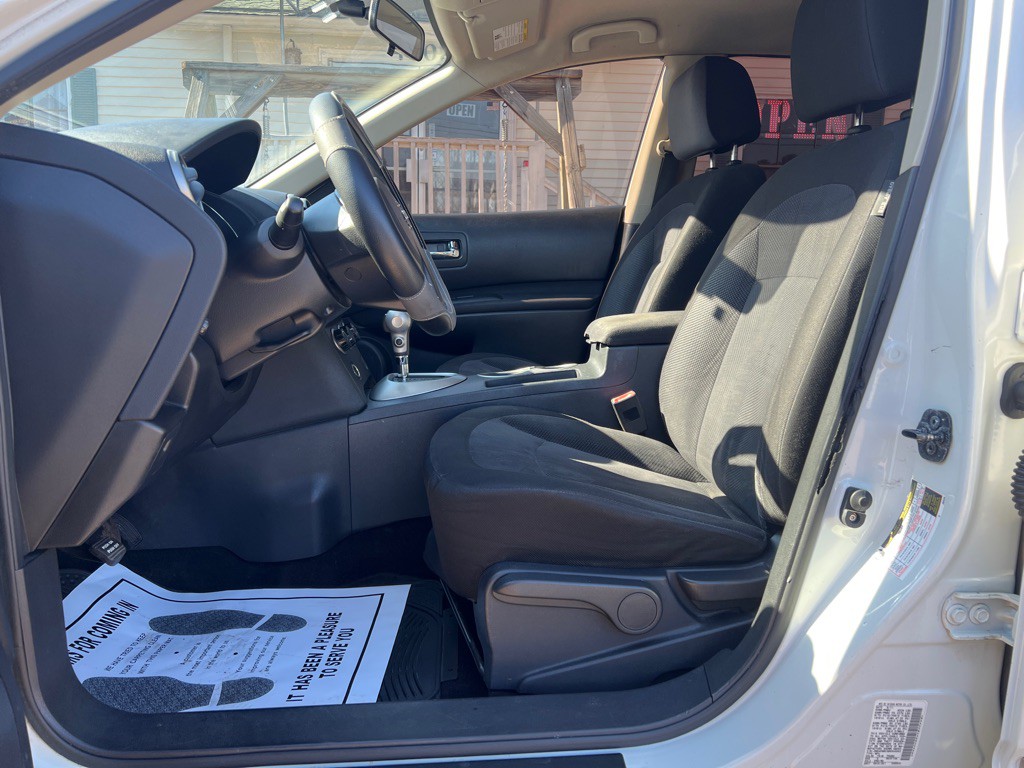 2011 Nissan Rogue Image 10