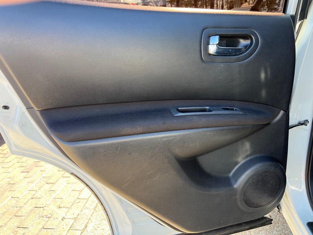 2011 Nissan Rogue Image 16