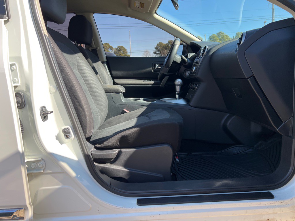 2011 Nissan Rogue Image 21