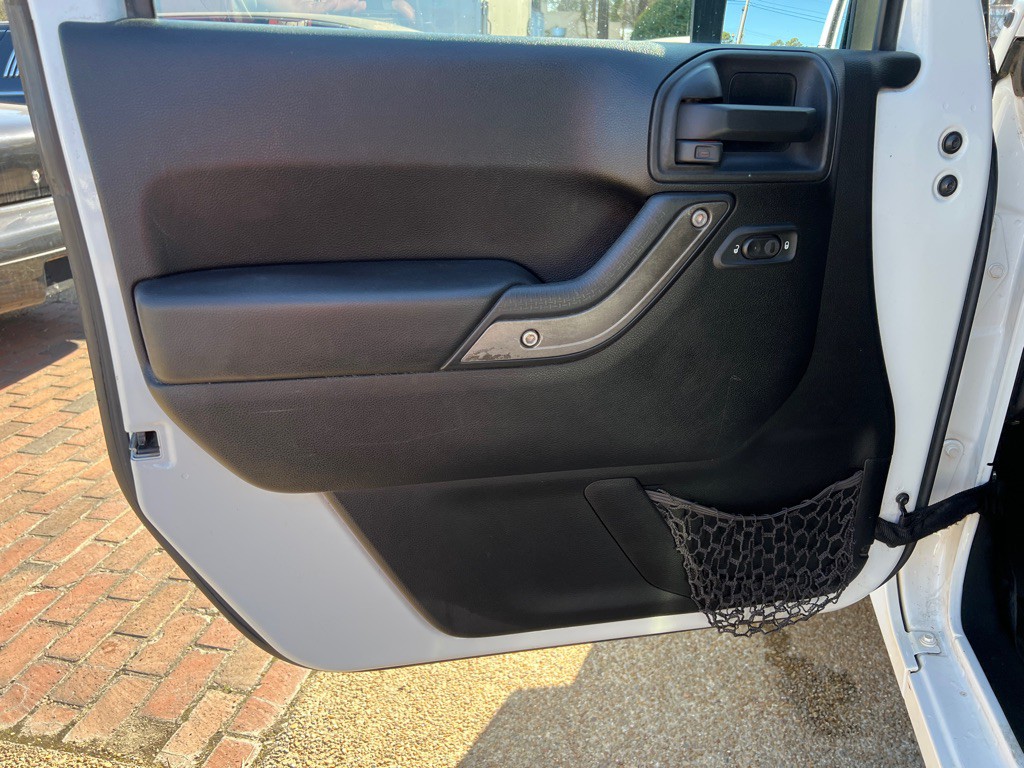 2013 Jeep Wrangler Unlimited Image 9