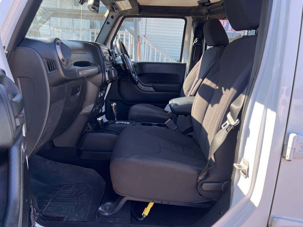 2013 Jeep Wrangler Unlimited Image 10