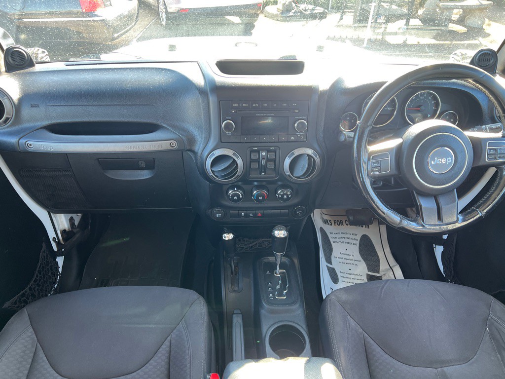 2013 Jeep Wrangler Unlimited Image 13