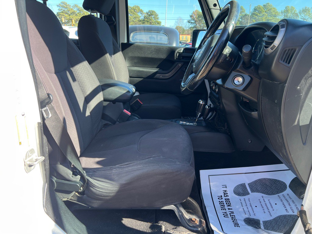 2013 Jeep Wrangler Unlimited Image 17