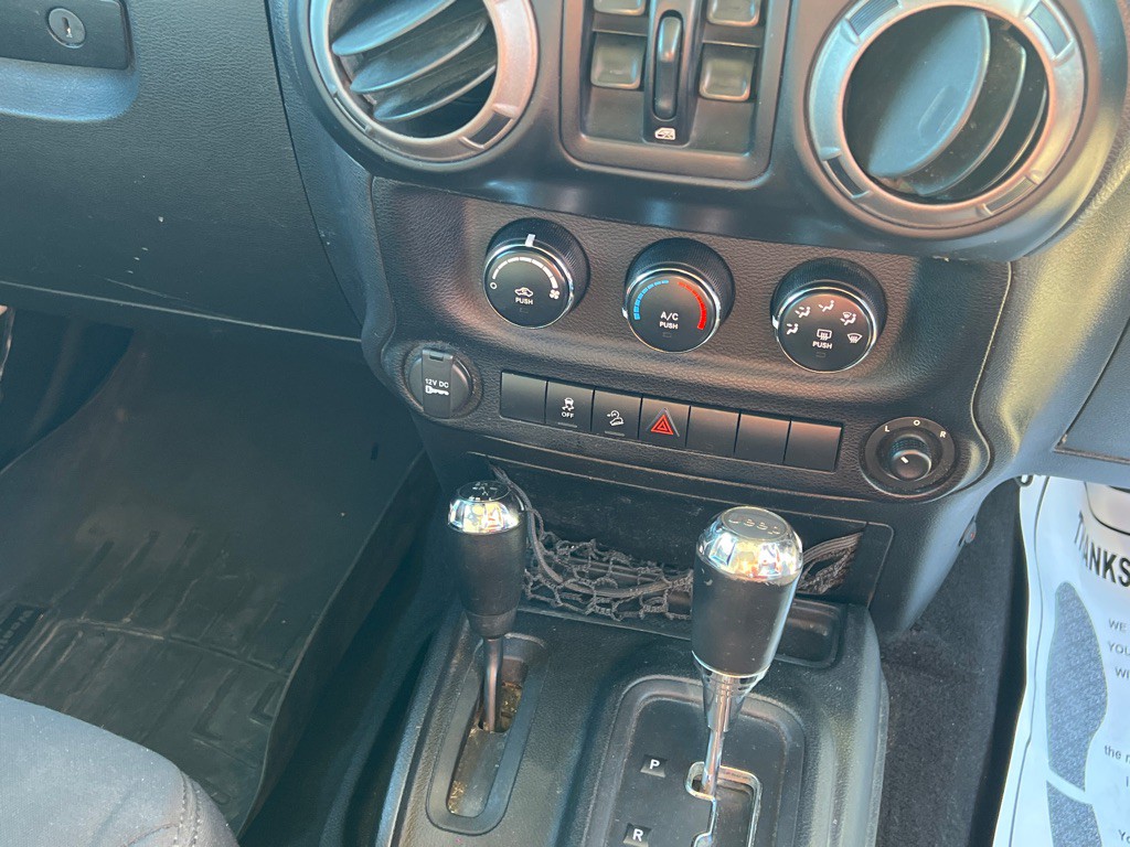 2013 Jeep Wrangler Unlimited Image 20