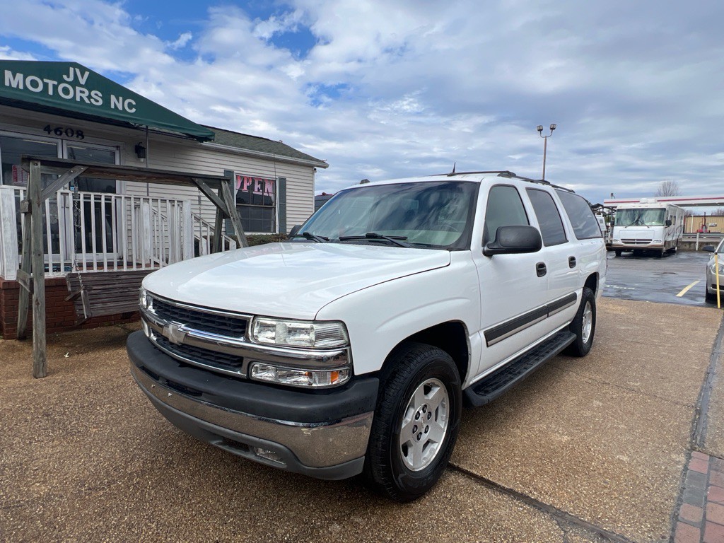 2004 Chevrolet Suburban Image 1
