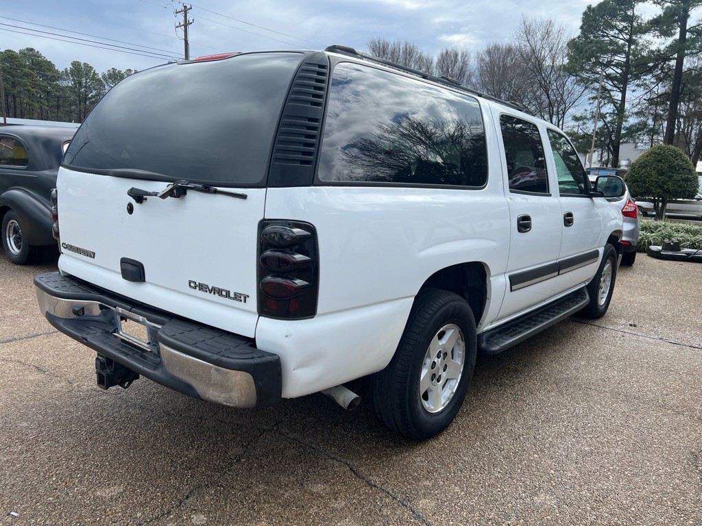 2004 Chevrolet Suburban Image 5