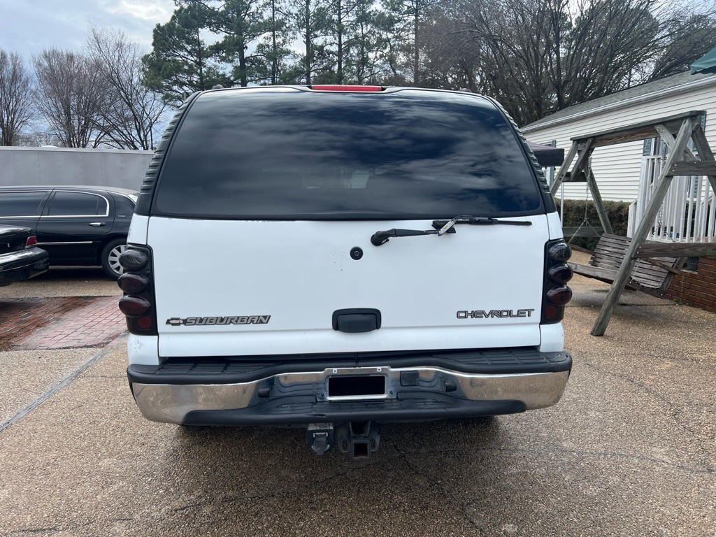 2004 Chevrolet Suburban Image 6
