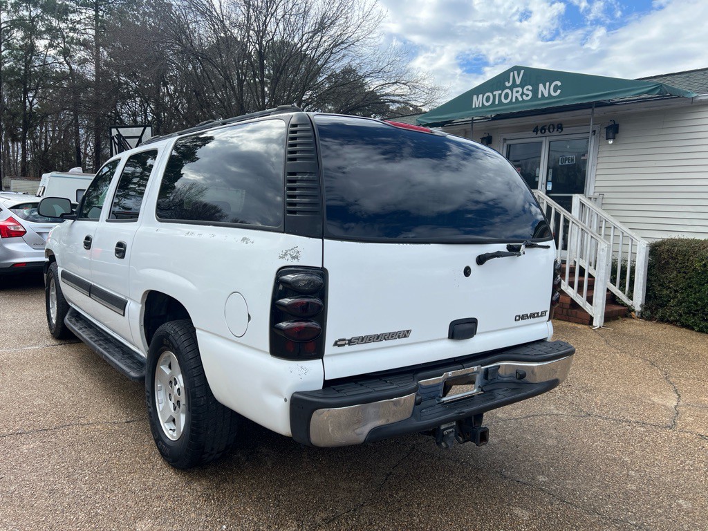 2004 Chevrolet Suburban Image 7