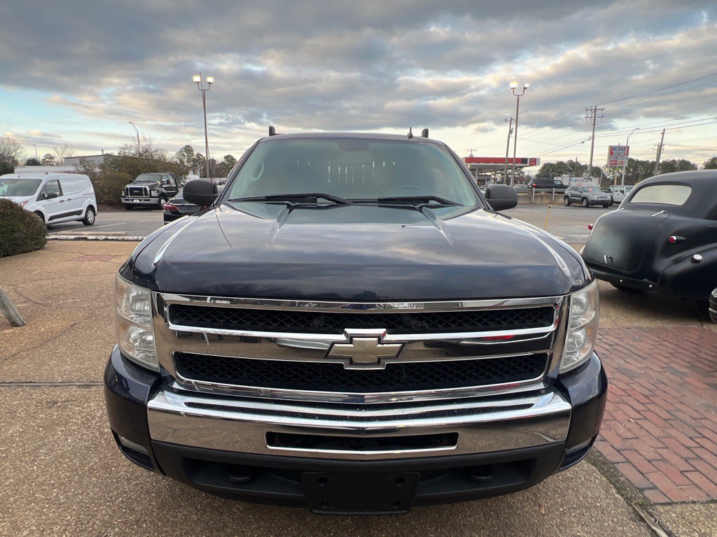 2011 Chevrolet Silverado 1500 Image 2