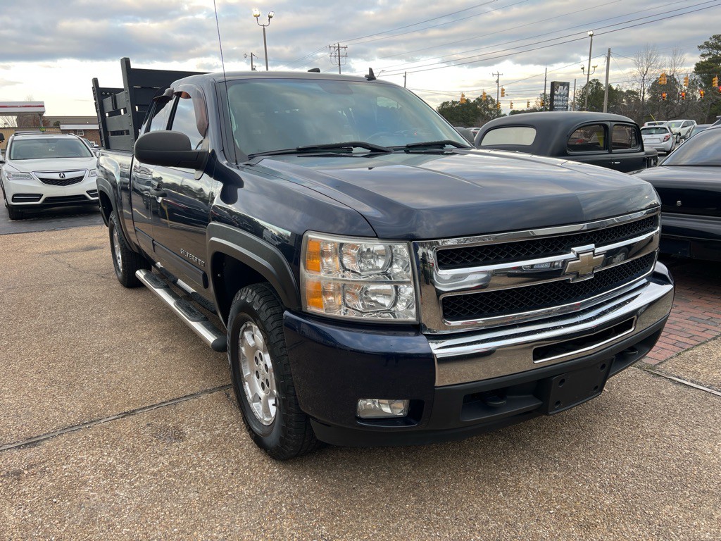 2011 Chevrolet Silverado 1500 Image 3
