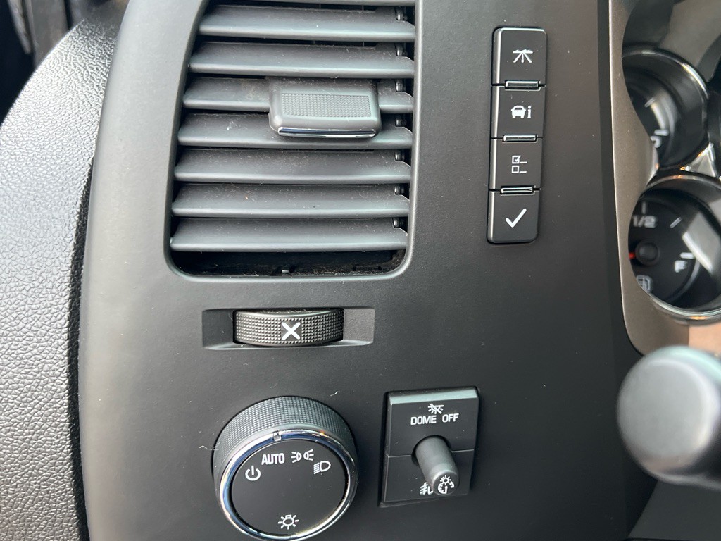 2011 Chevrolet Silverado 1500 Image 12