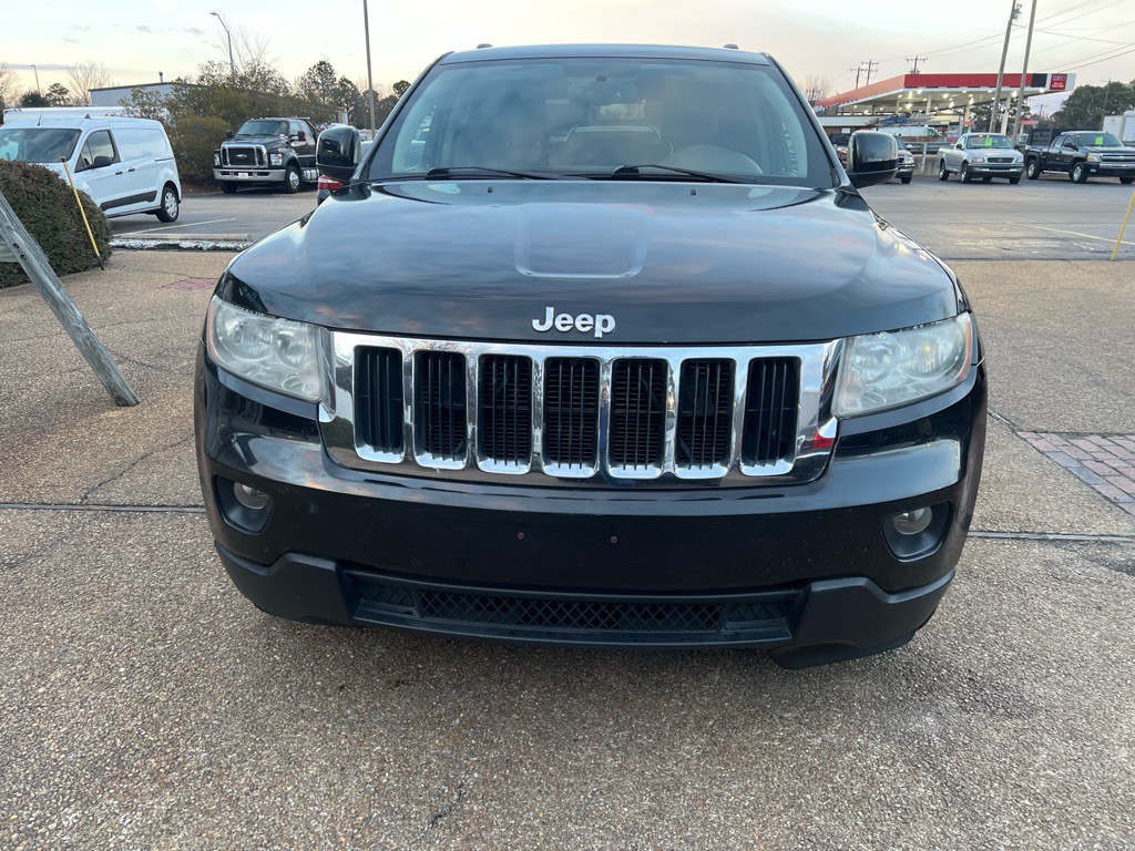 2011 Jeep Grand Cherokee Image 2
