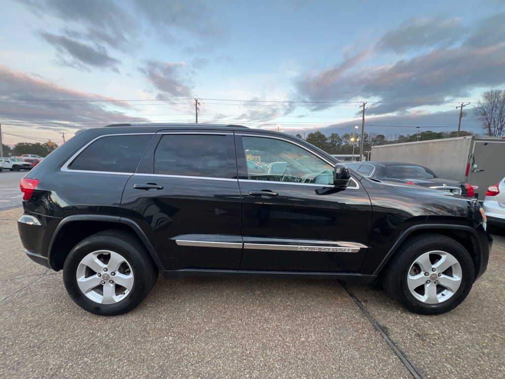2011 Jeep Grand Cherokee Image 4