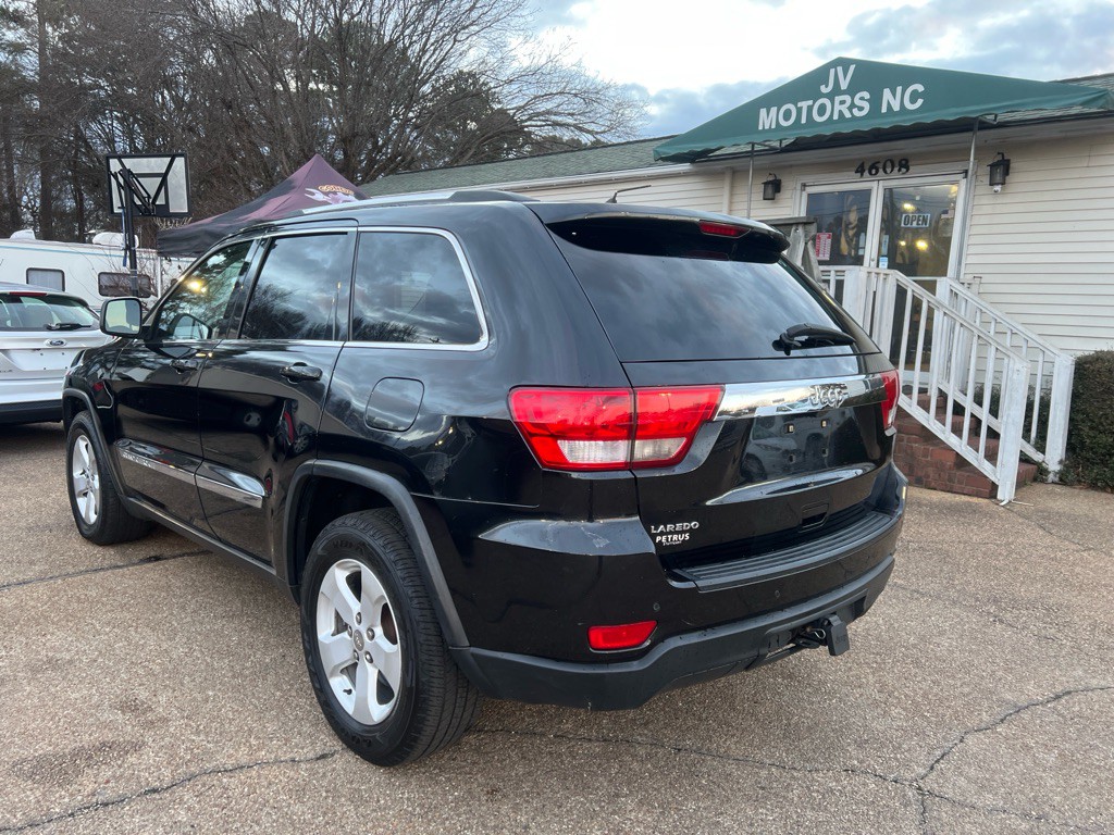 2011 Jeep Grand Cherokee Image 7