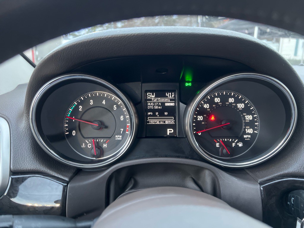 2011 Jeep Grand Cherokee Image 12