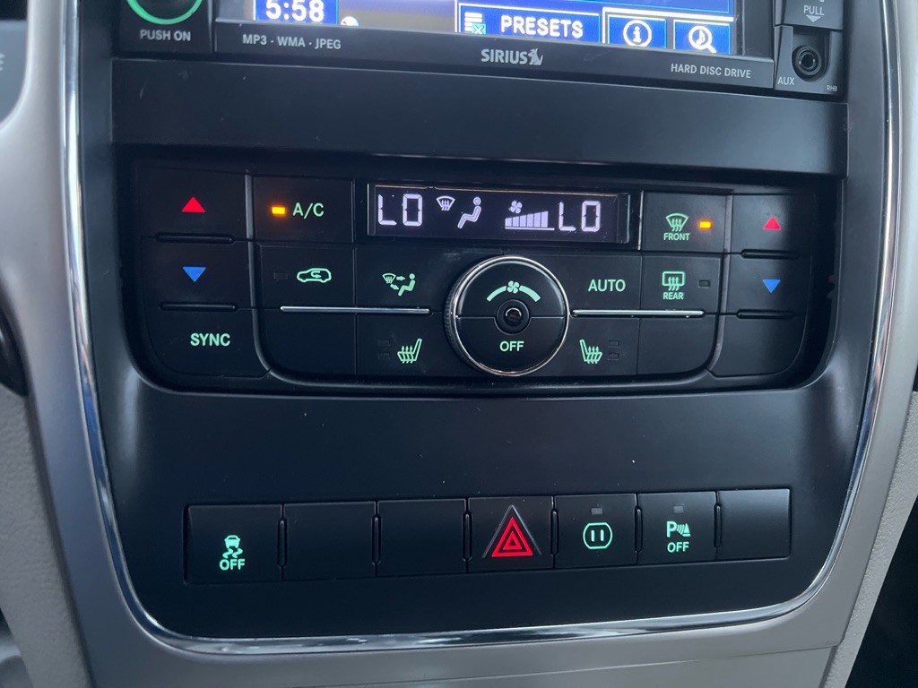 2011 Jeep Grand Cherokee Image 15