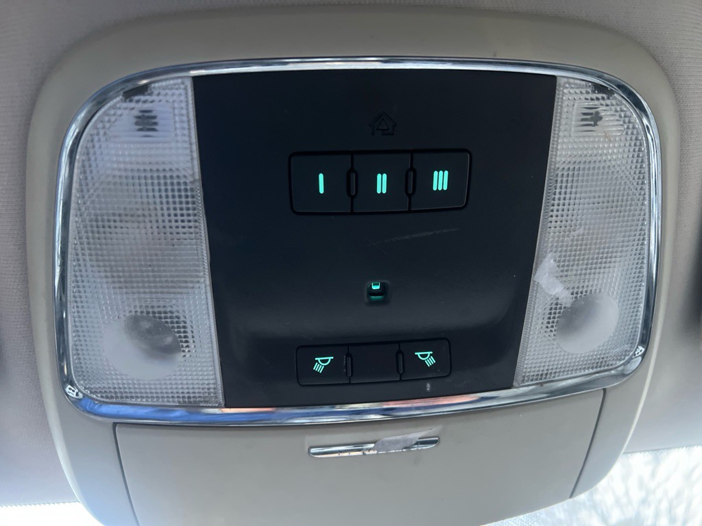 2011 Jeep Grand Cherokee Image 16