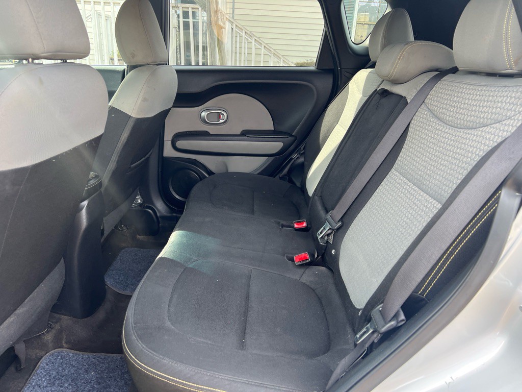2015 Kia Soul Image 16