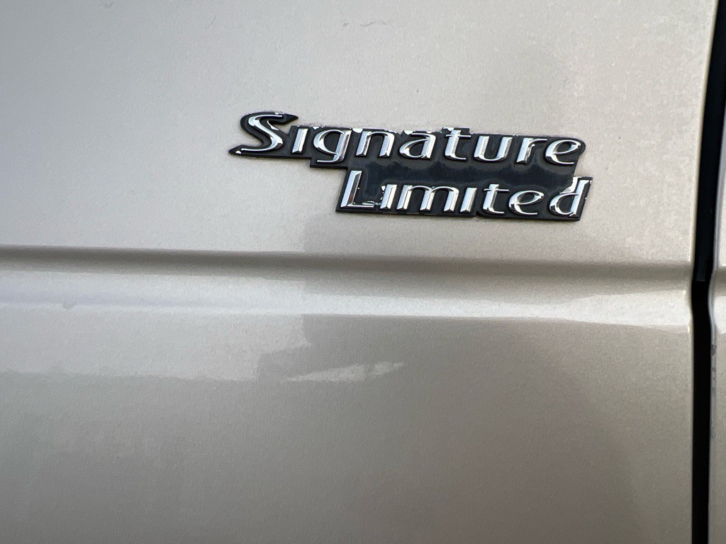 2010 Lincoln Town Car Image 23