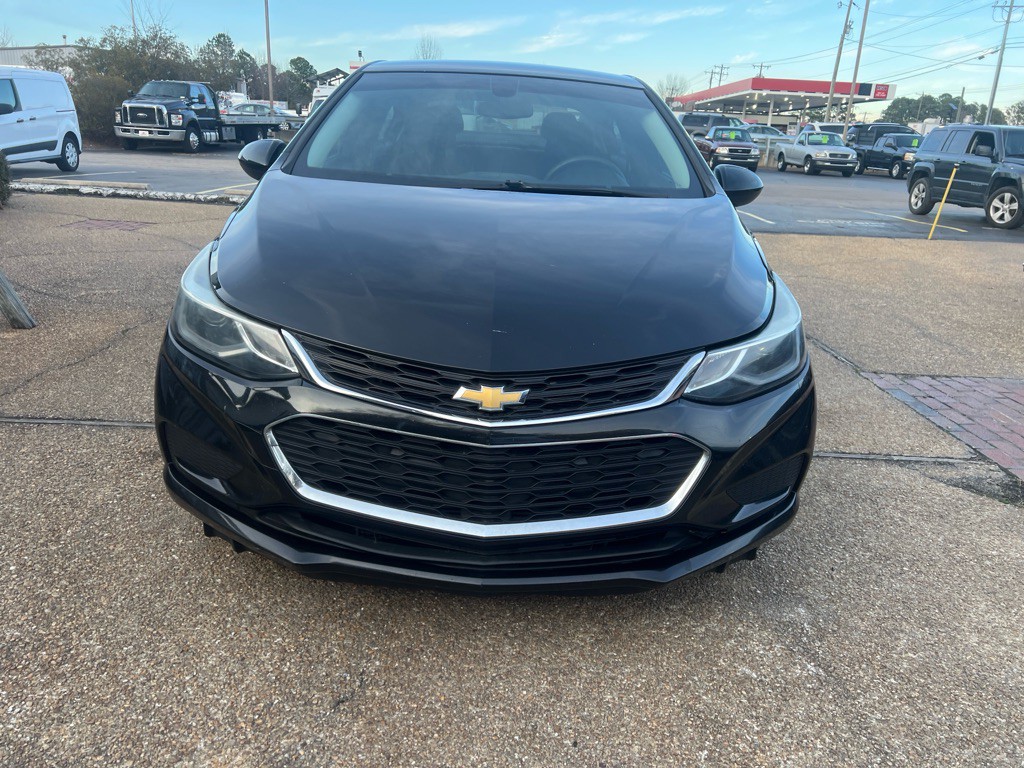 2017 Chevrolet Cruze Image 2