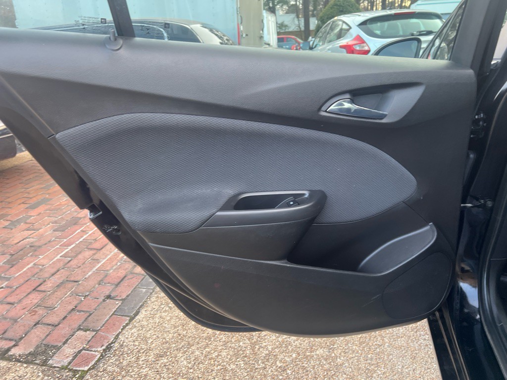 2017 Chevrolet Cruze Image 17