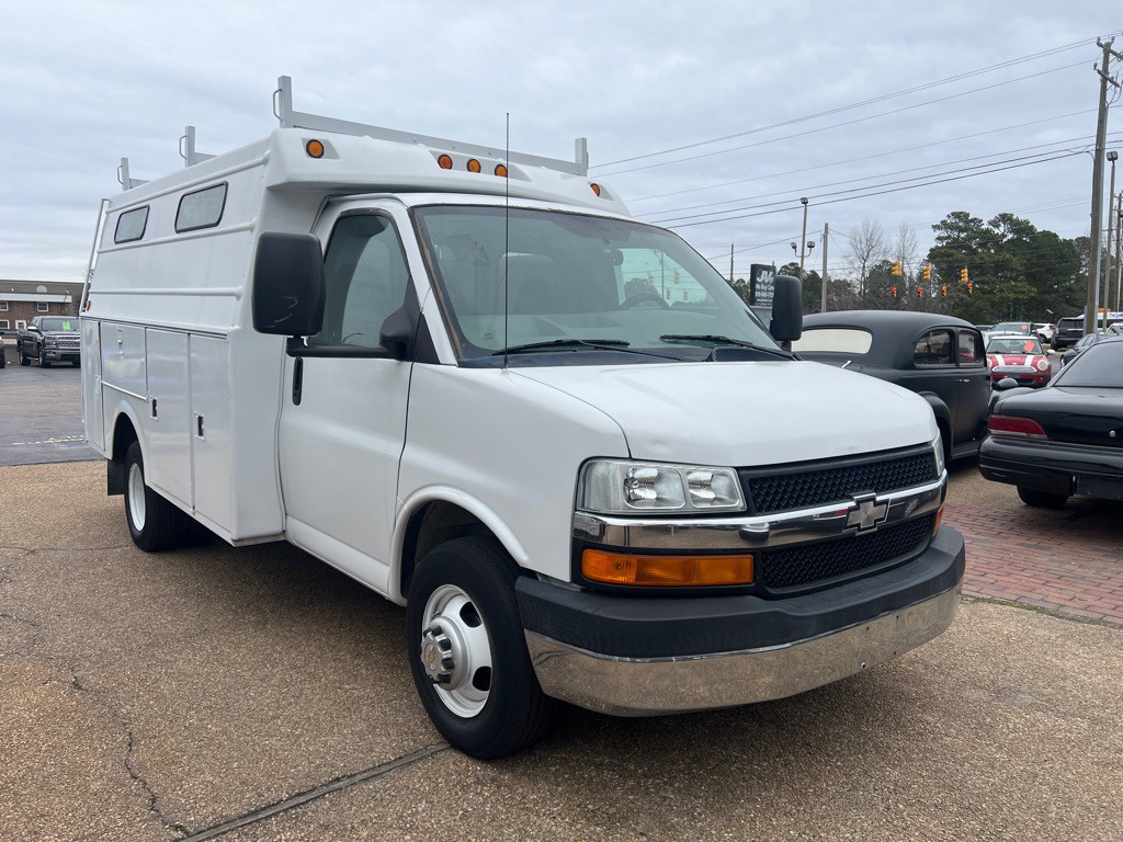 2005 Chevrolet Express Image 3